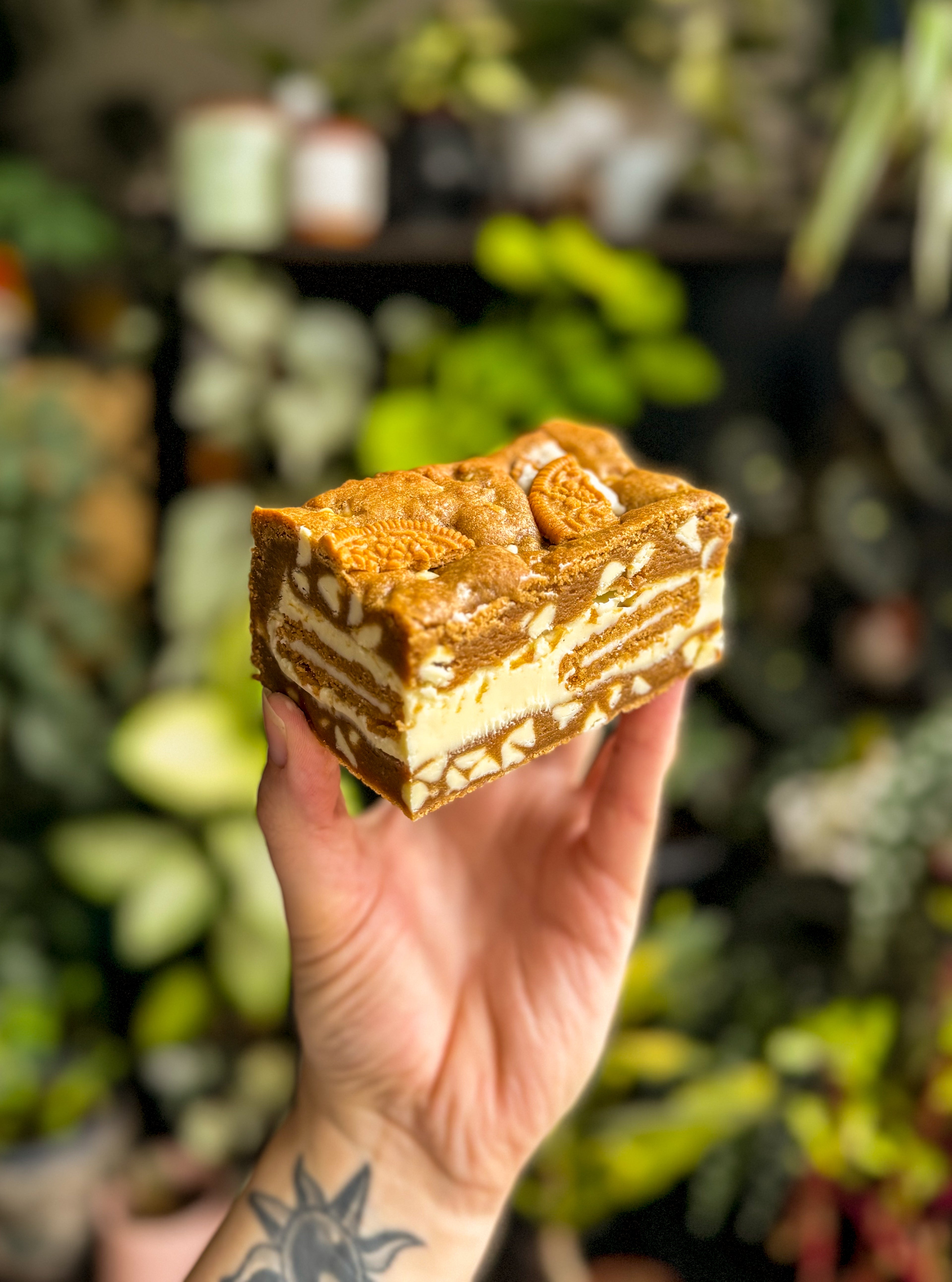 Gingerbread oreo cookie bar